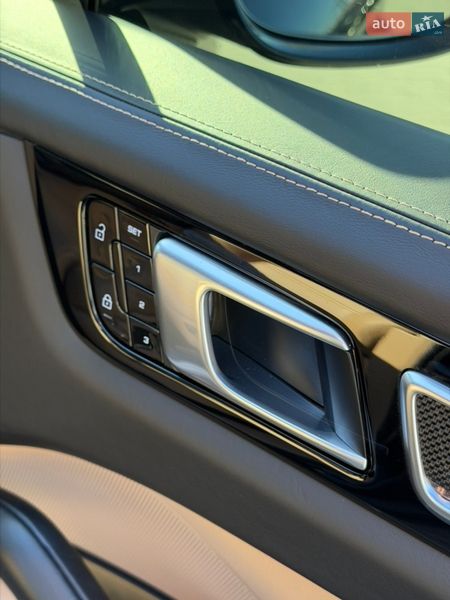 Внедорожник / Кроссовер Porsche Cayenne 2018 в Киеве