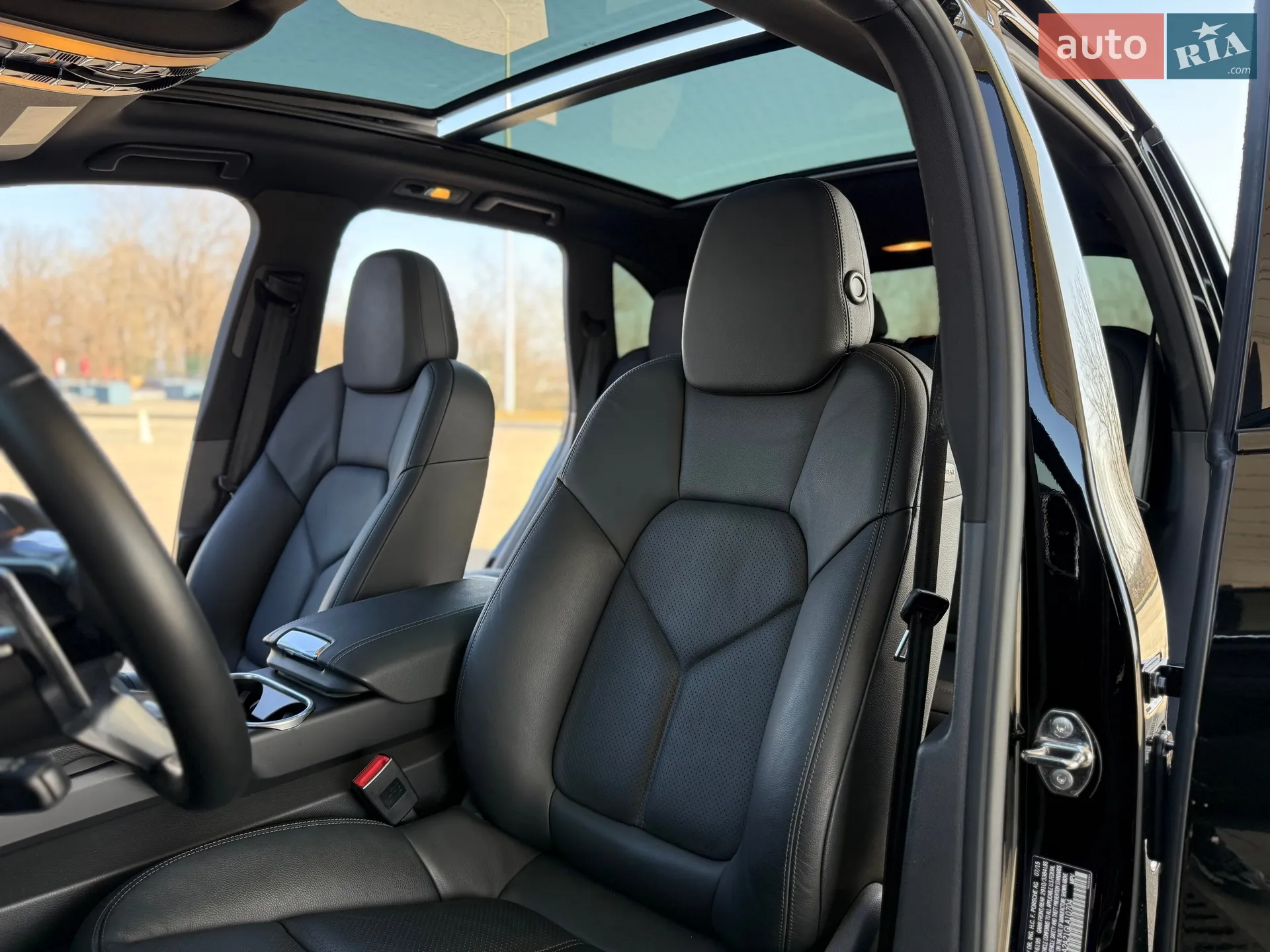 2016 Porsche Cayenne - мініатюра 18