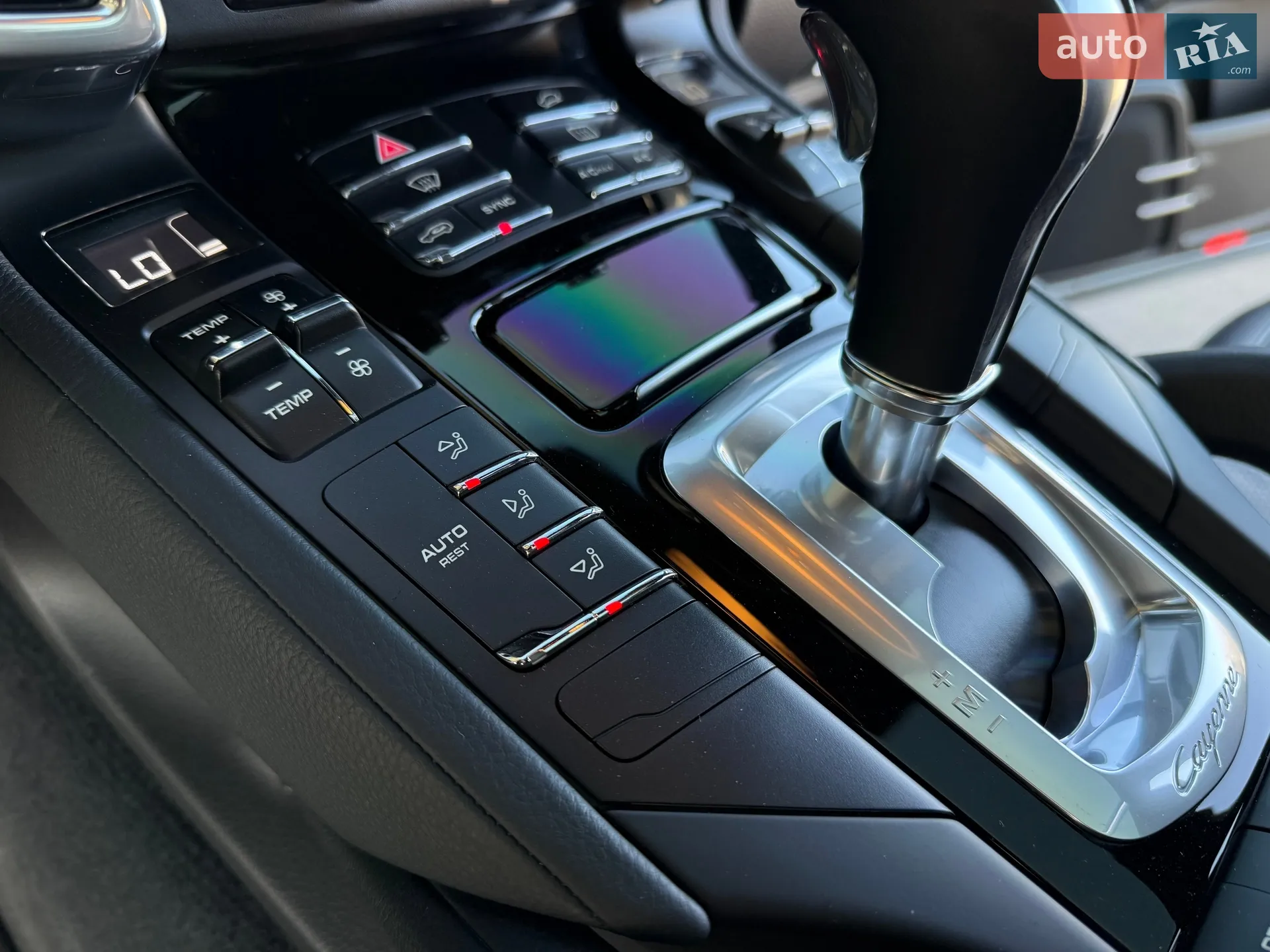 2016 Porsche Cayenne - мініатюра 23