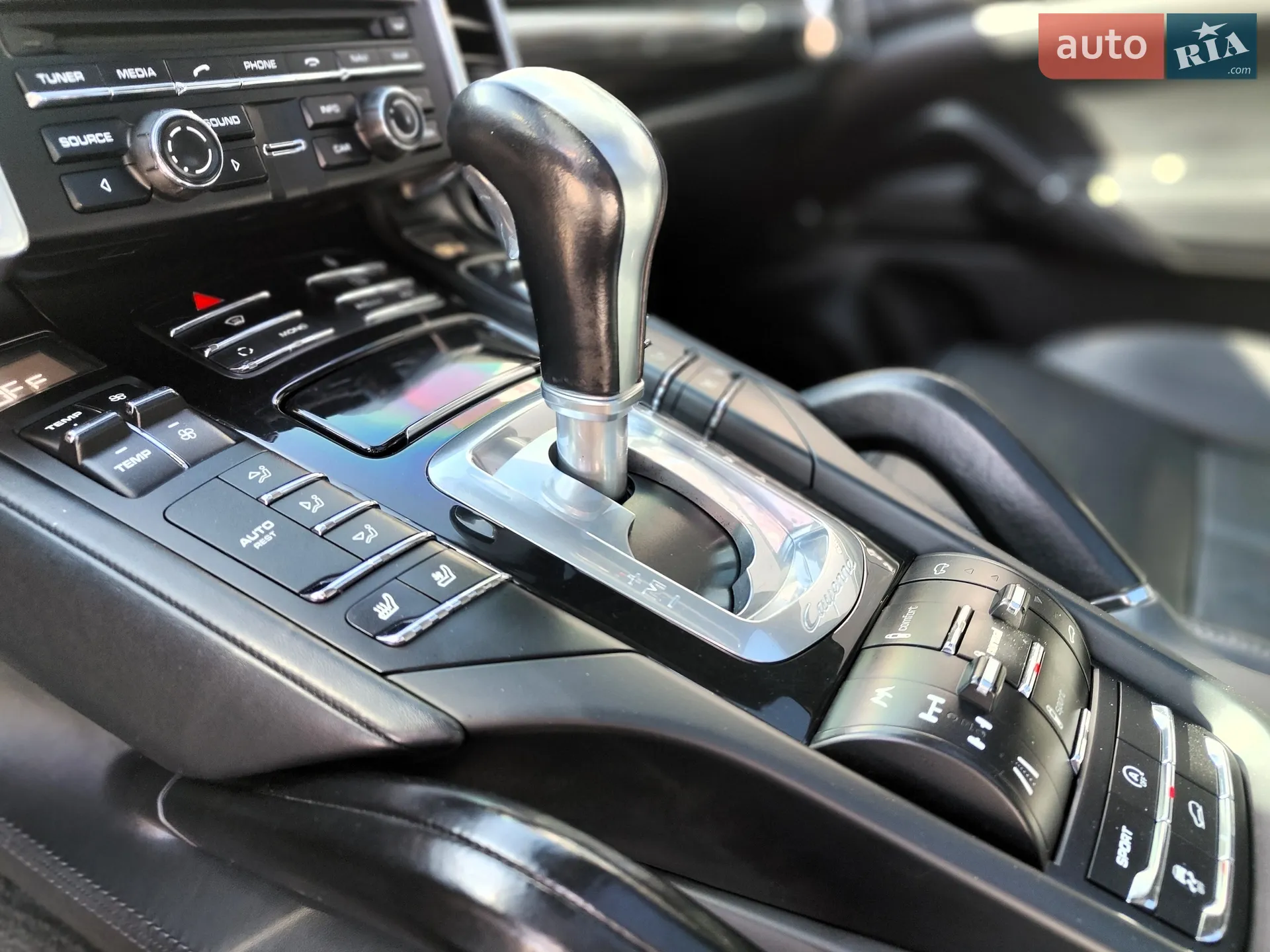 2012 Porsche Cayenne - мініатюра 39