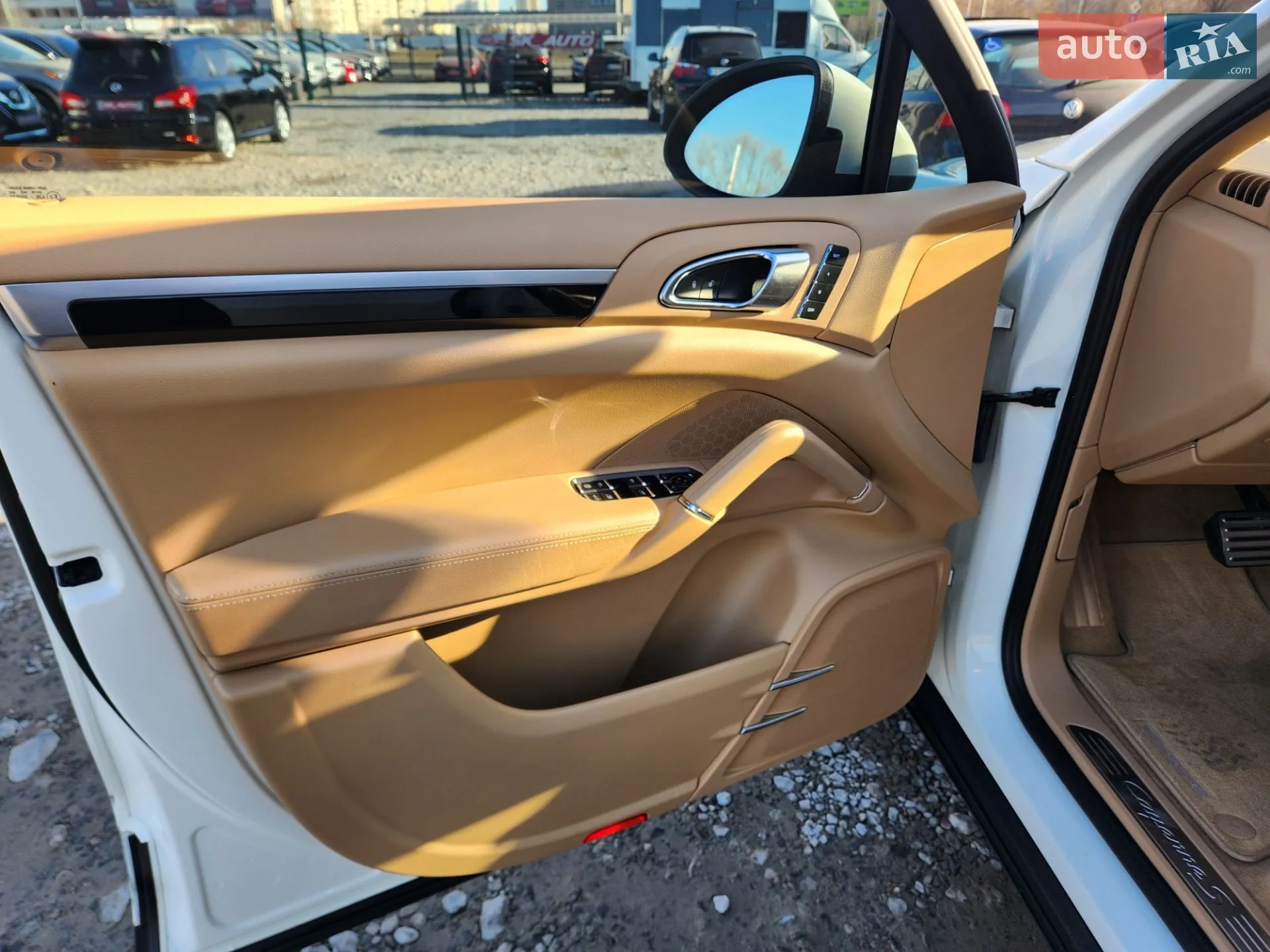 2012 Porsche Cayenne - мініатюра 12