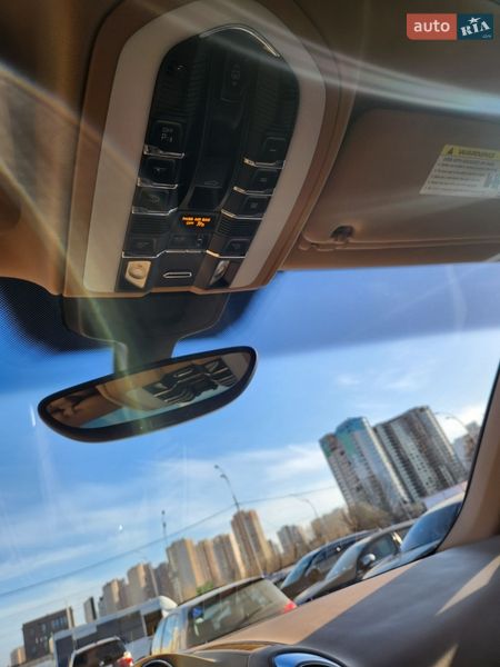 Внедорожник / Кроссовер Porsche Cayenne 2012 в Киеве