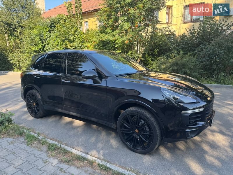 Внедорожник / Кроссовер Porsche Cayenne 2016 в Днепре