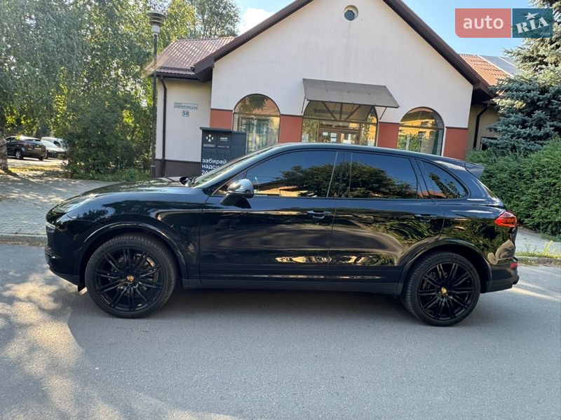 Внедорожник / Кроссовер Porsche Cayenne 2016 в Днепре