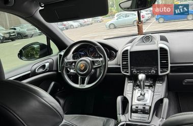 Внедорожник / Кроссовер Porsche Cayenne 2016 в Днепре