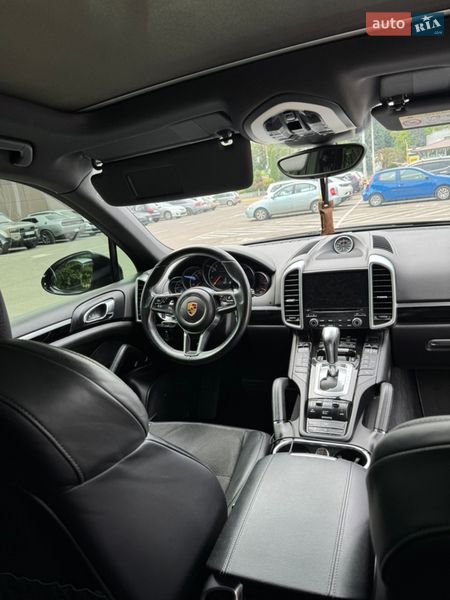 Внедорожник / Кроссовер Porsche Cayenne 2016 в Днепре