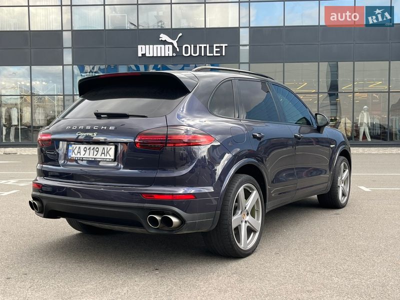 Позашляховик / Кросовер Porsche Cayenne 2016 в Києві