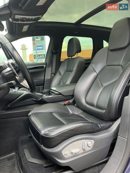 Позашляховик / Кросовер Porsche Cayenne 2016 в Києві