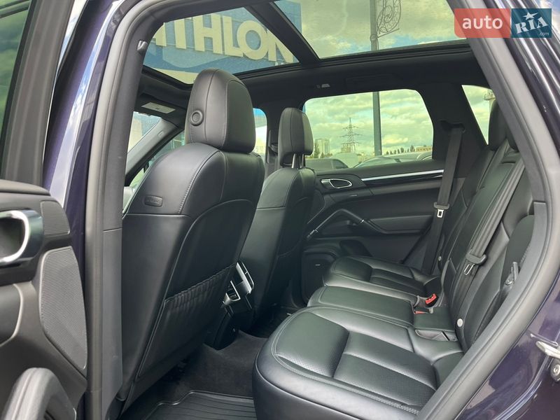 Позашляховик / Кросовер Porsche Cayenne 2016 в Києві