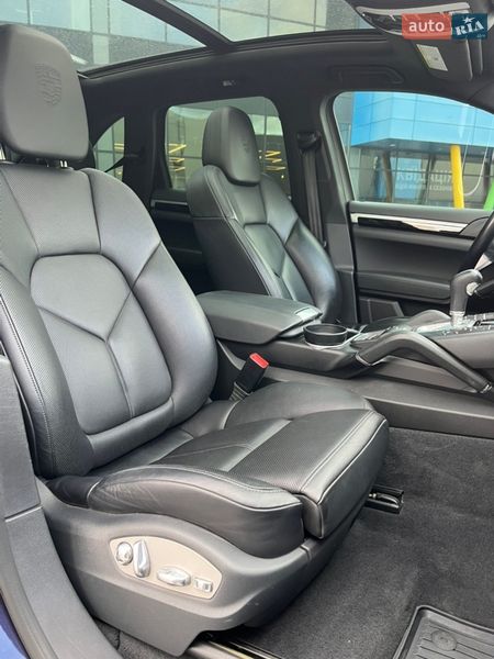 Позашляховик / Кросовер Porsche Cayenne 2016 в Києві