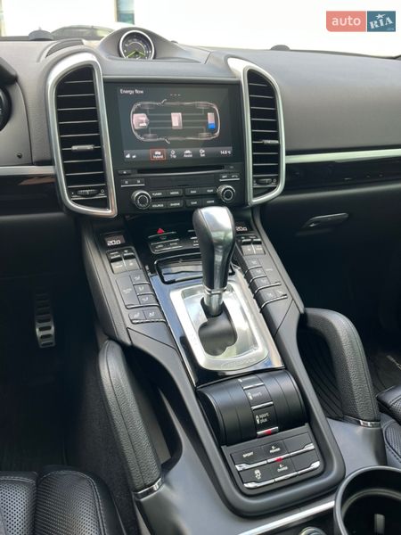 Позашляховик / Кросовер Porsche Cayenne 2016 в Києві