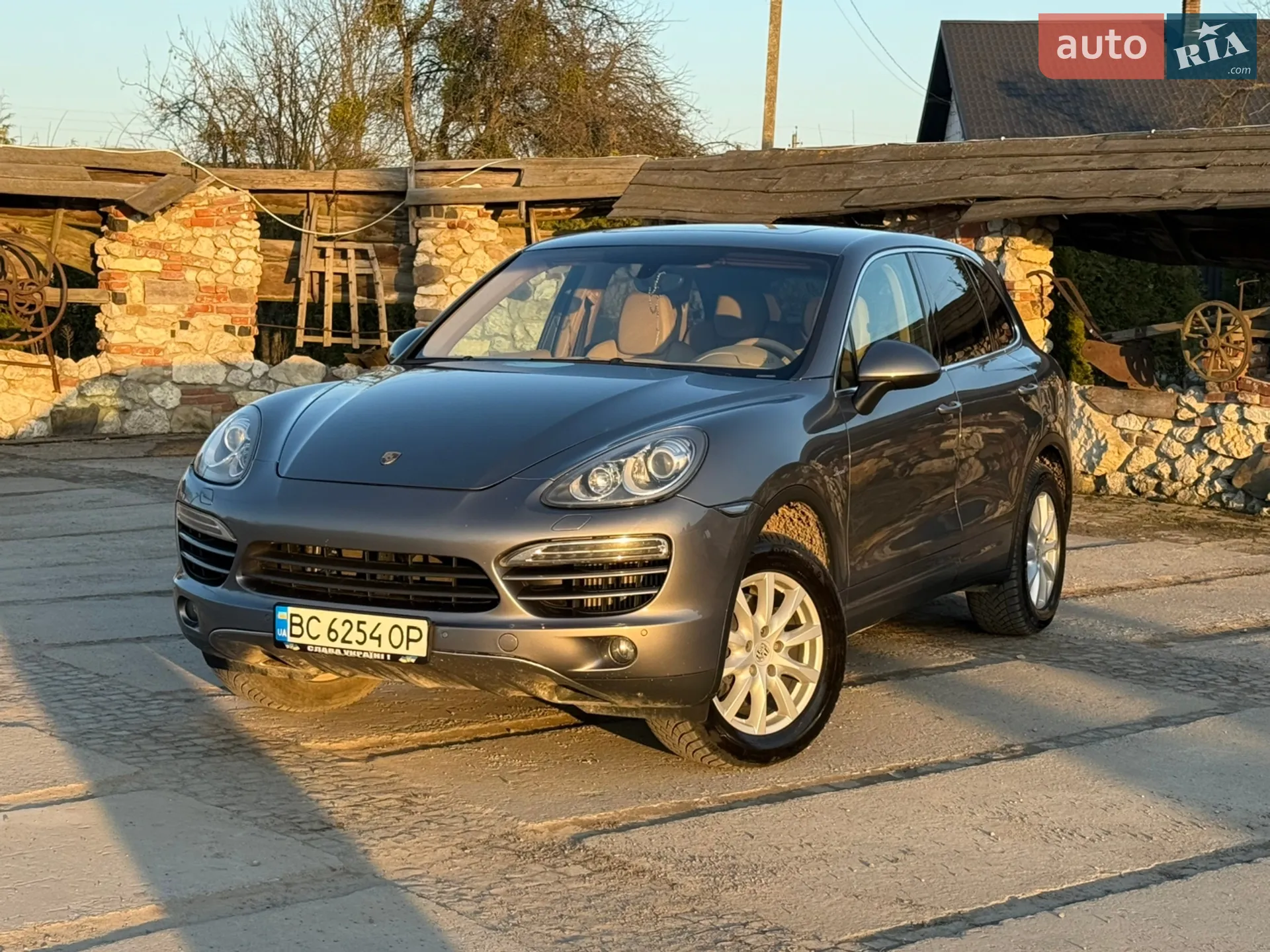 2010 Porsche Cayenne - мініатюра 2