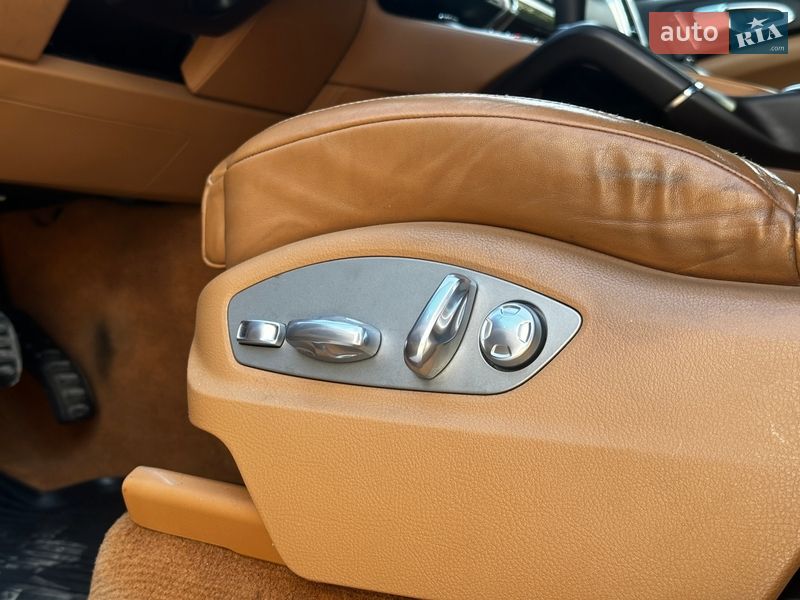 Позашляховик / Кросовер Porsche Cayenne 2016 в Львові