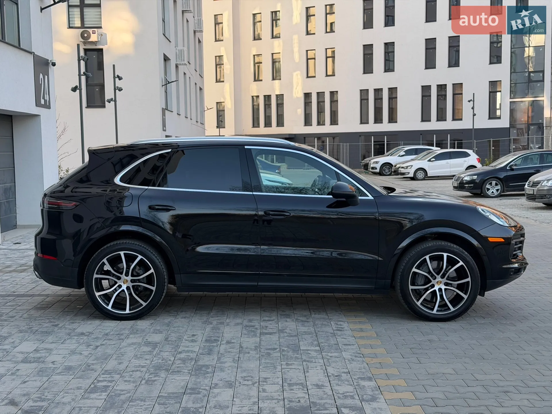 2021 Porsche Cayenne - мініатюра 6