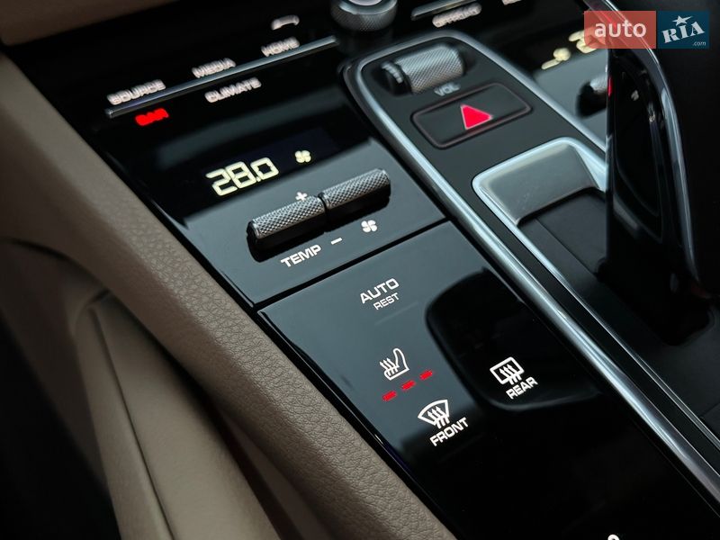 Внедорожник / Кроссовер Porsche Cayenne 2020 в Киеве