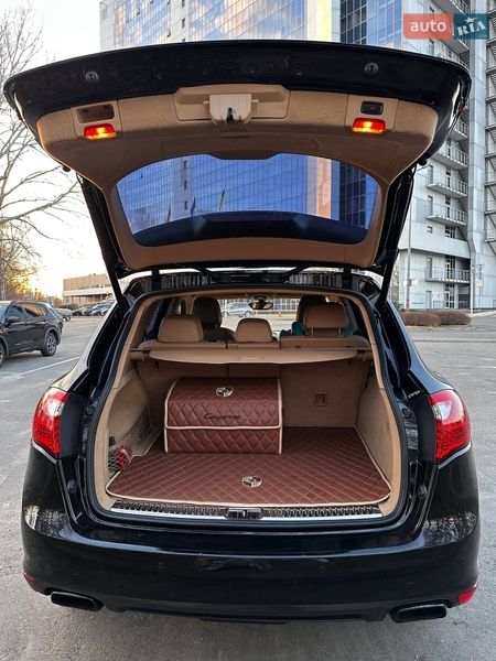 Внедорожник / Кроссовер Porsche Cayenne 2013 в Киеве