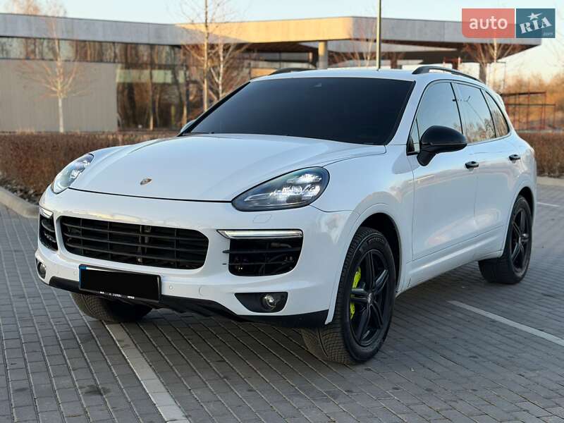 Внедорожник / Кроссовер Porsche Cayenne 2015 в Киеве