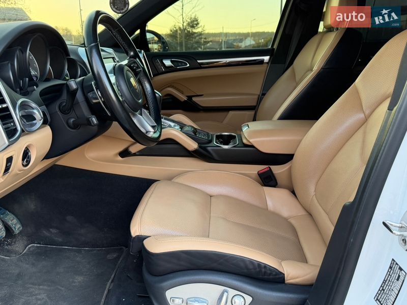 Внедорожник / Кроссовер Porsche Cayenne 2015 в Киеве