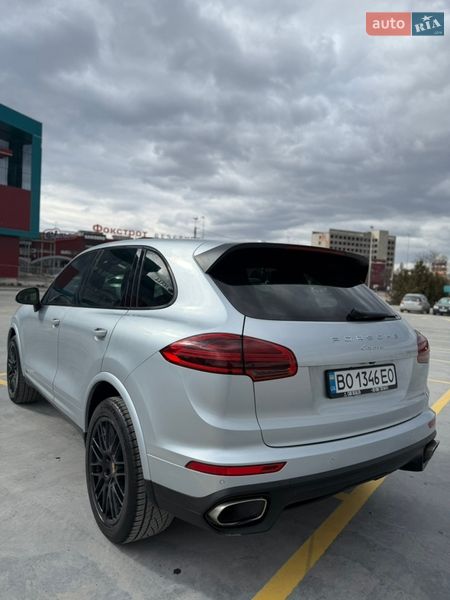 Внедорожник / Кроссовер Porsche Cayenne 2016 в Тернополе