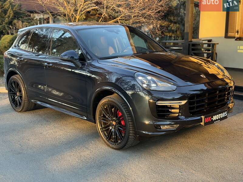 Внедорожник / Кроссовер Porsche Cayenne 2015 в Киеве