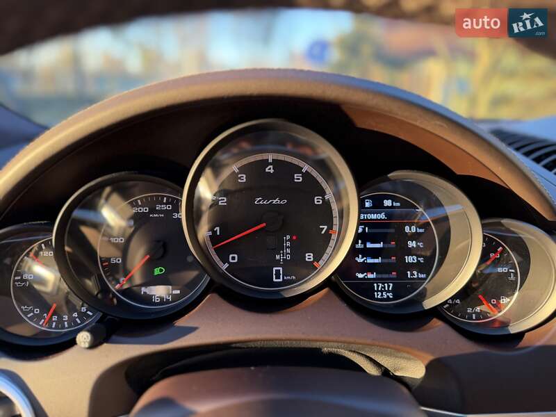 Внедорожник / Кроссовер Porsche Cayenne 2015 в Киеве