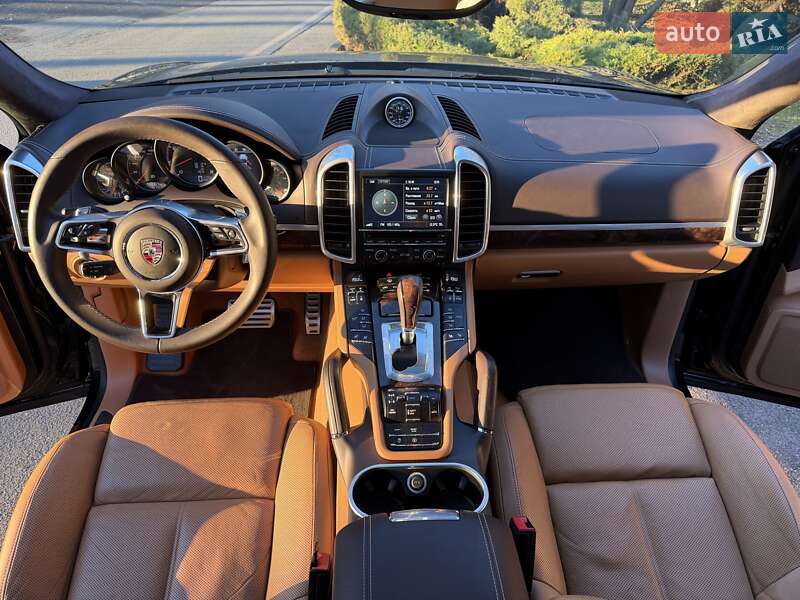 Внедорожник / Кроссовер Porsche Cayenne 2015 в Киеве