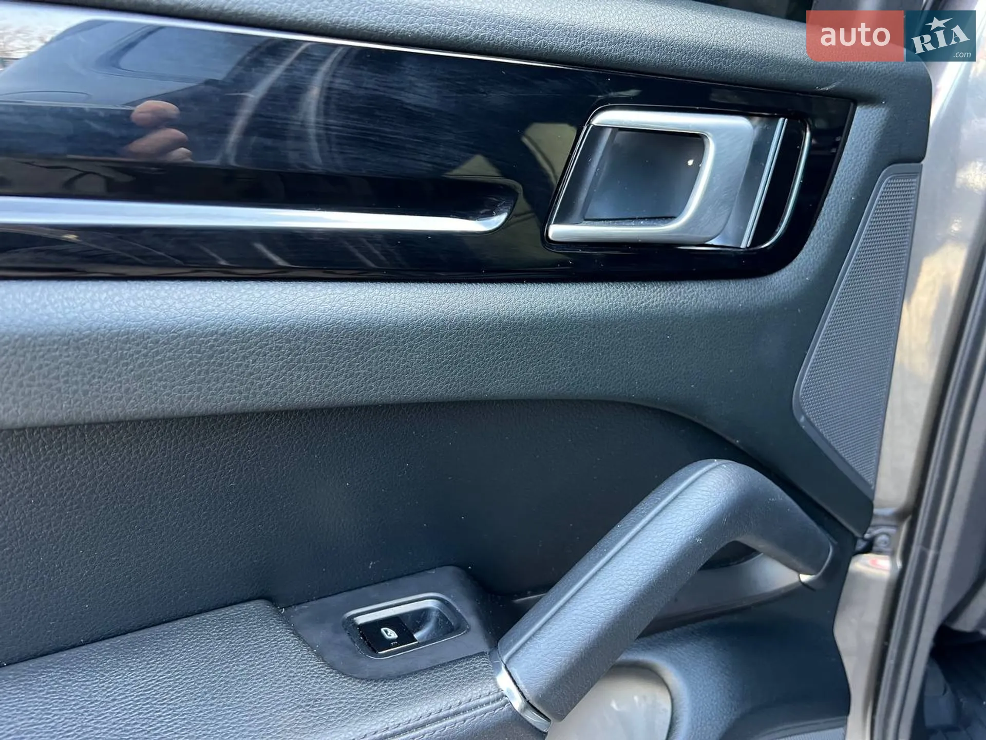 2019 Porsche Cayenne - мініатюра 37