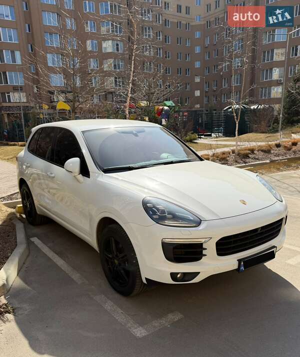 Позашляховик / Кросовер Porsche Cayenne 2016 в Софіївській Борщагівці