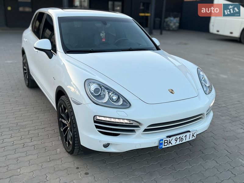 Позашляховик / Кросовер Porsche Cayenne 2014 в Нововолинську