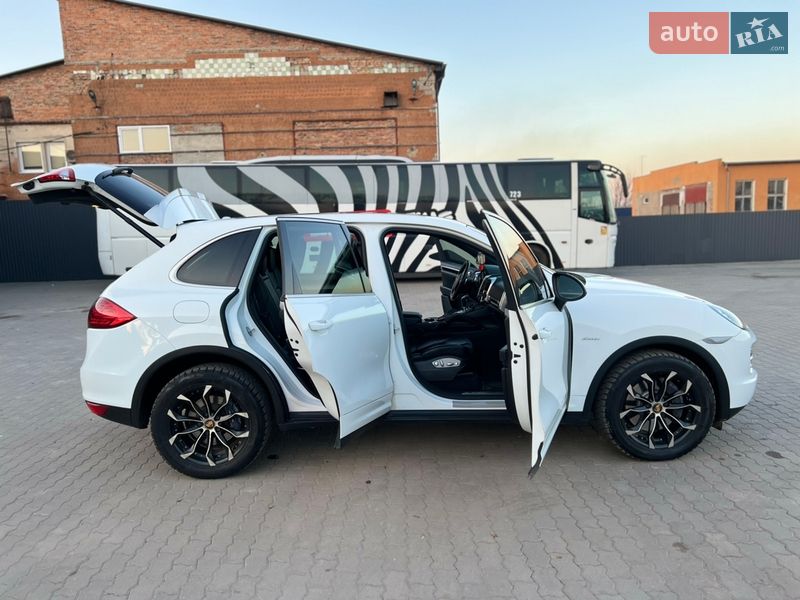 Позашляховик / Кросовер Porsche Cayenne 2014 в Нововолинську