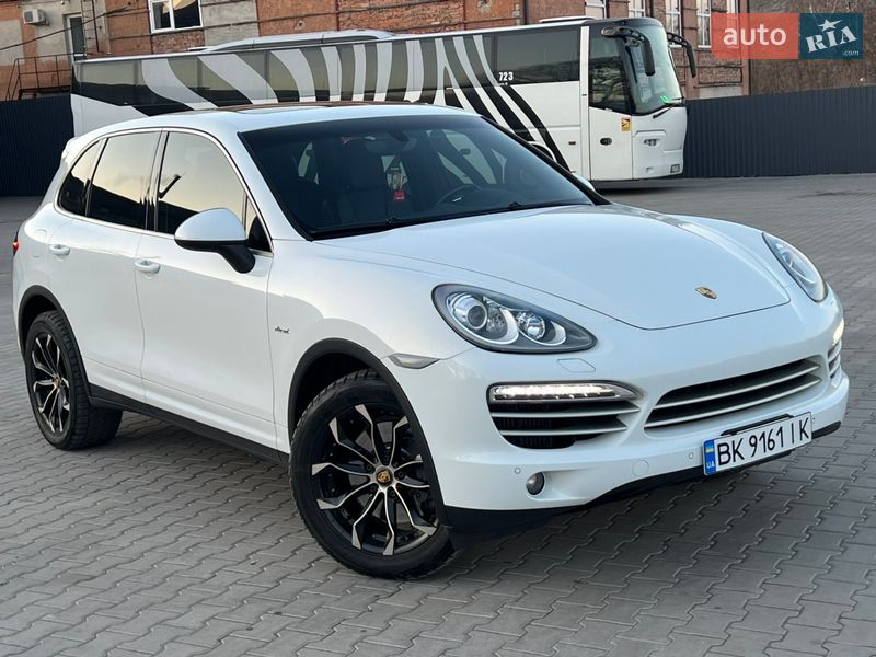 Позашляховик / Кросовер Porsche Cayenne 2014 в Нововолинську