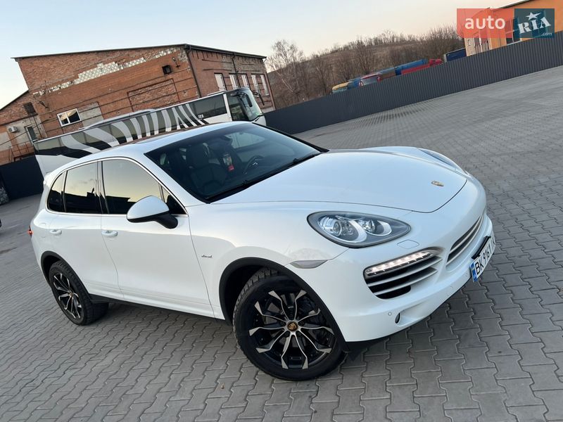 Позашляховик / Кросовер Porsche Cayenne 2014 в Нововолинську
