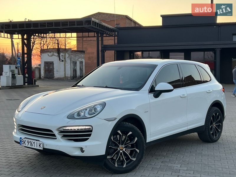 Позашляховик / Кросовер Porsche Cayenne 2014 в Нововолинську