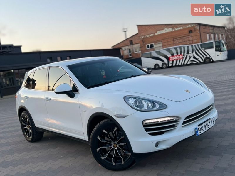 Позашляховик / Кросовер Porsche Cayenne 2014 в Нововолинську