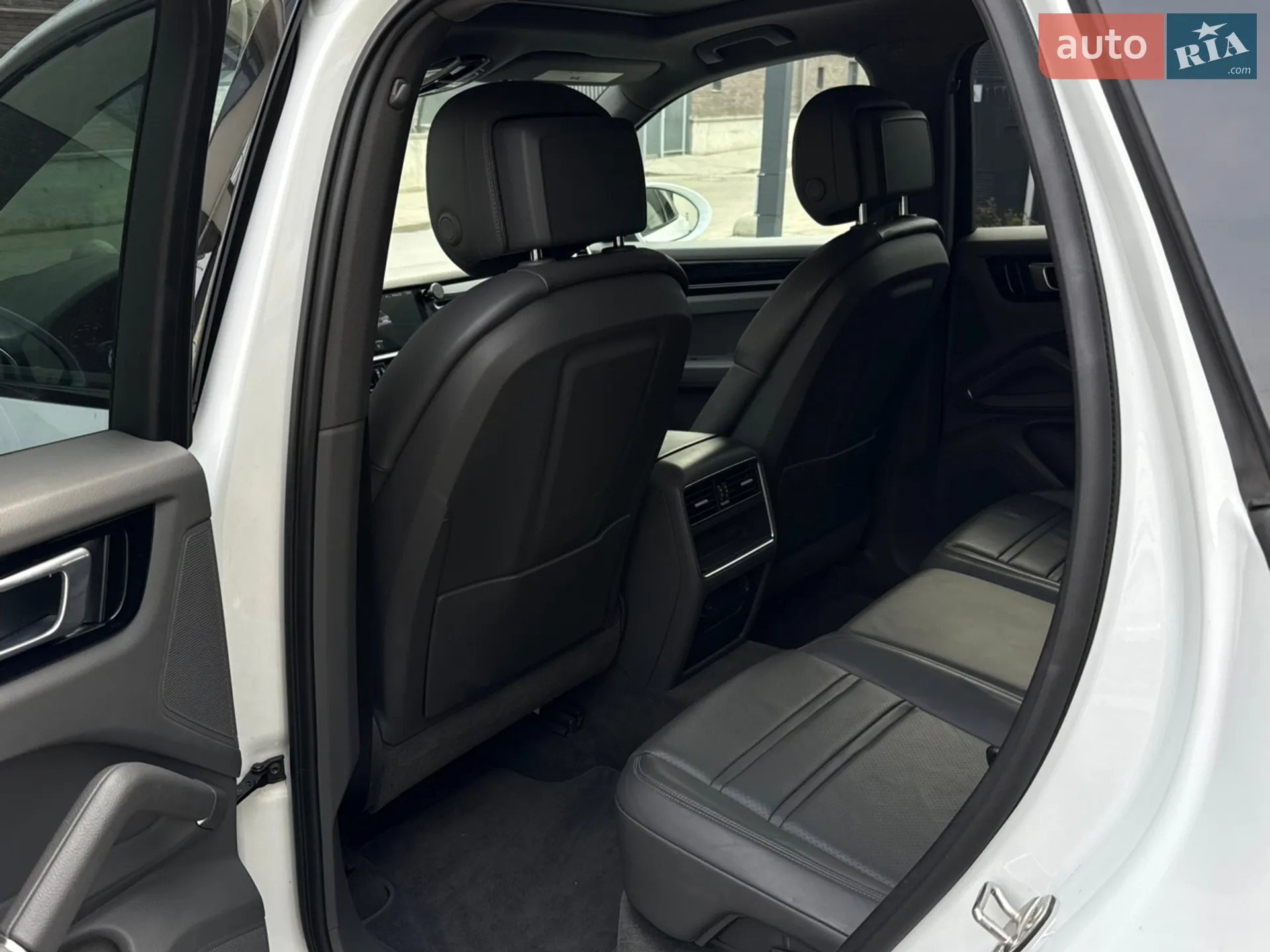 2019 Porsche Cayenne - мініатюра 22