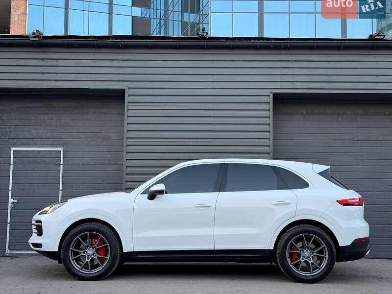 Внедорожник / Кроссовер Porsche Cayenne 2018 в Киеве