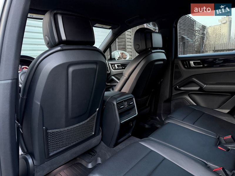 Внедорожник / Кроссовер Porsche Cayenne 2018 в Киеве