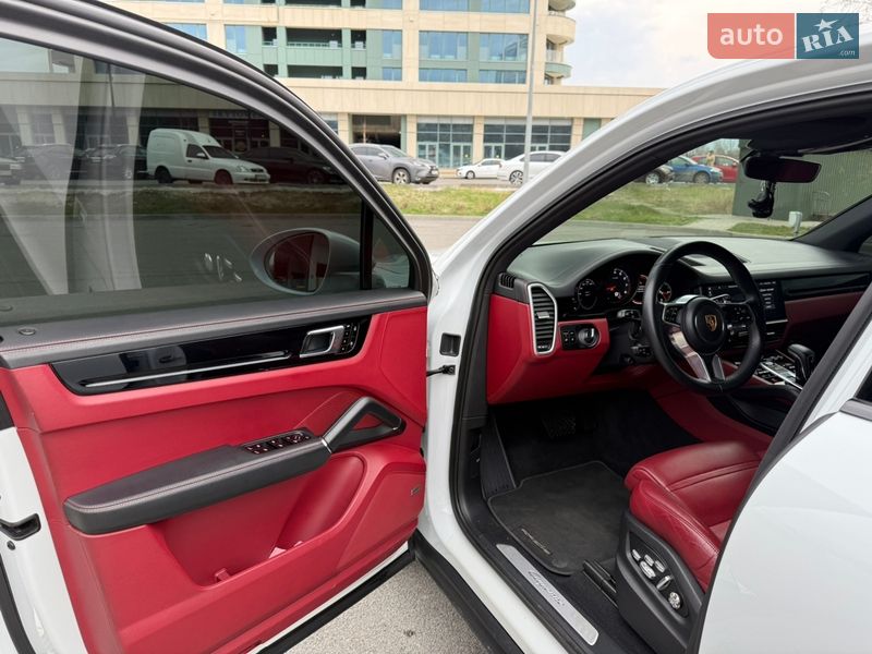 Позашляховик / Кросовер Porsche Cayenne 2019 в Дніпрі