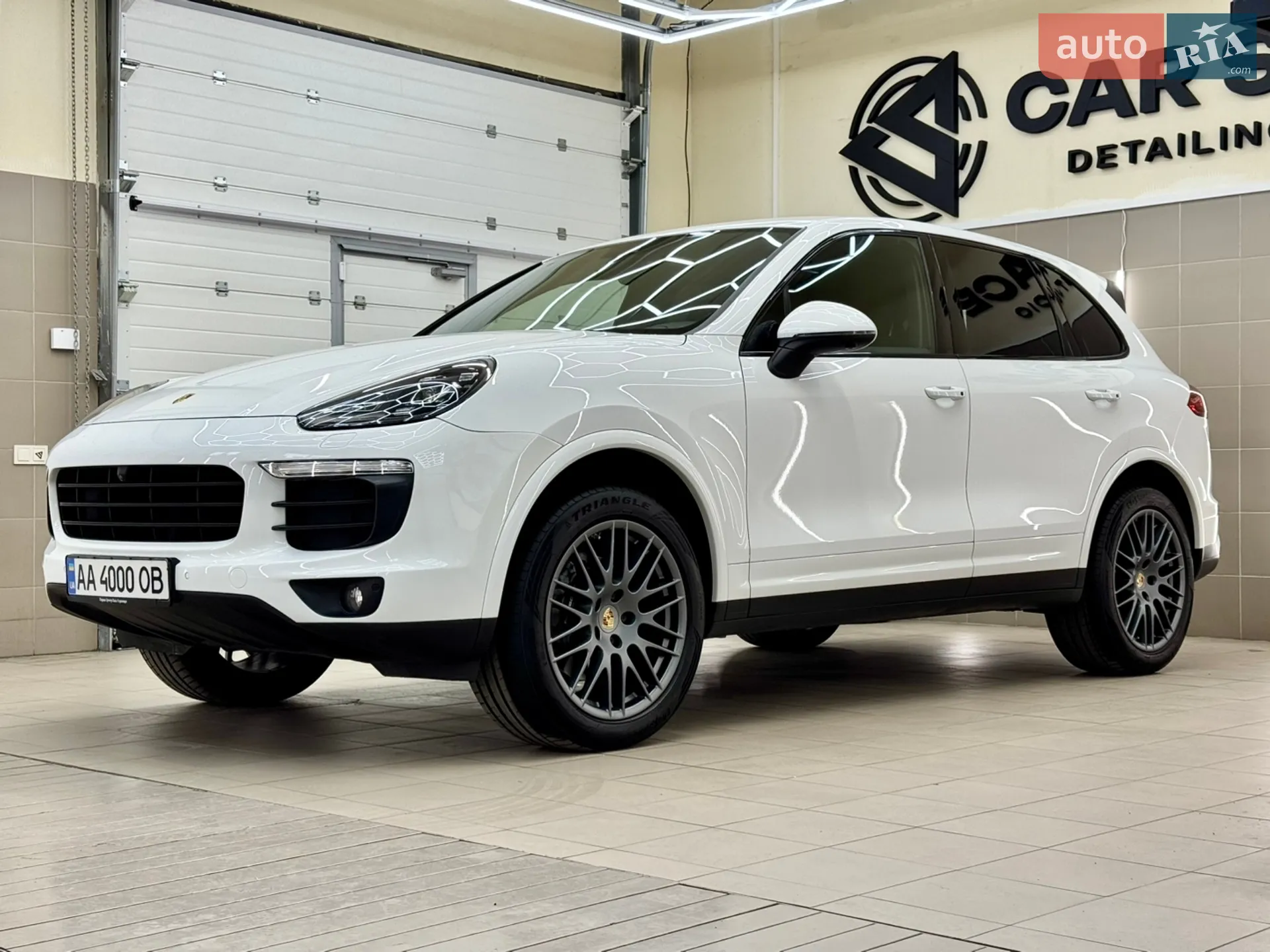 2016 Porsche Cayenne - мініатюра 9