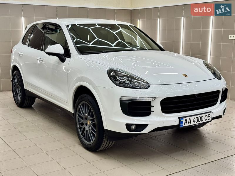 Внедорожник / Кроссовер Porsche Cayenne 2016 в Киеве