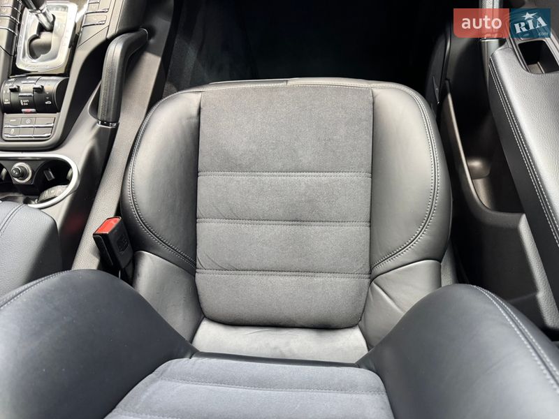 Внедорожник / Кроссовер Porsche Cayenne 2016 в Киеве