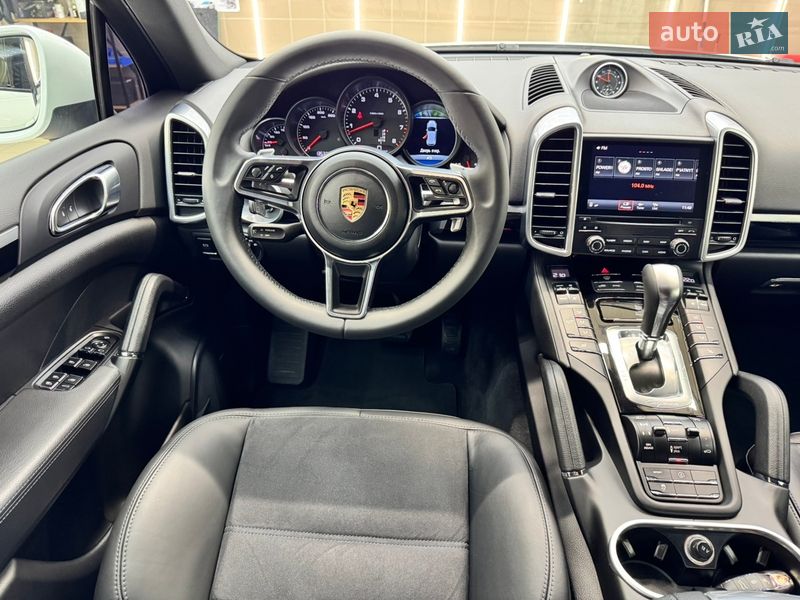 Внедорожник / Кроссовер Porsche Cayenne 2016 в Киеве