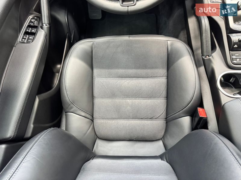 Внедорожник / Кроссовер Porsche Cayenne 2016 в Киеве