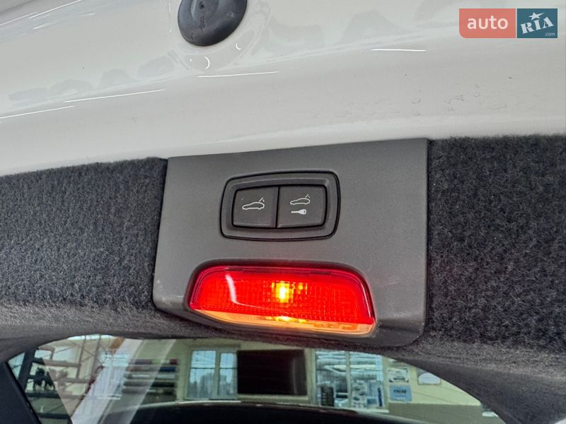 Внедорожник / Кроссовер Porsche Cayenne 2016 в Киеве