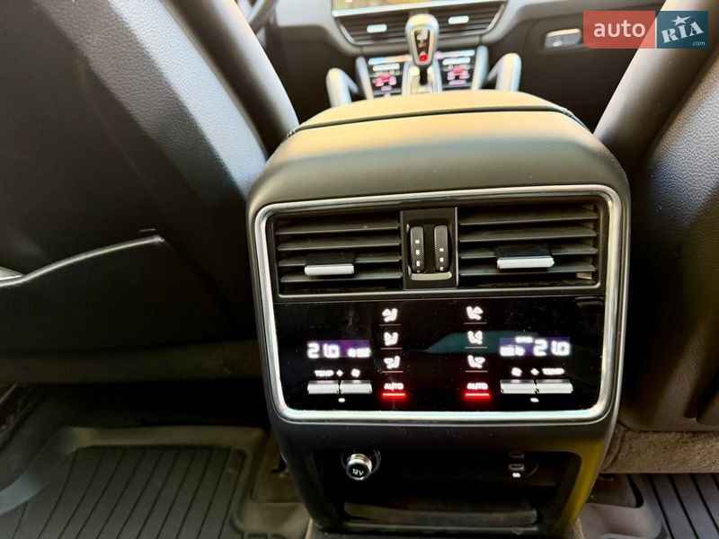 Позашляховик / Кросовер Porsche Cayenne 2022 в Києві