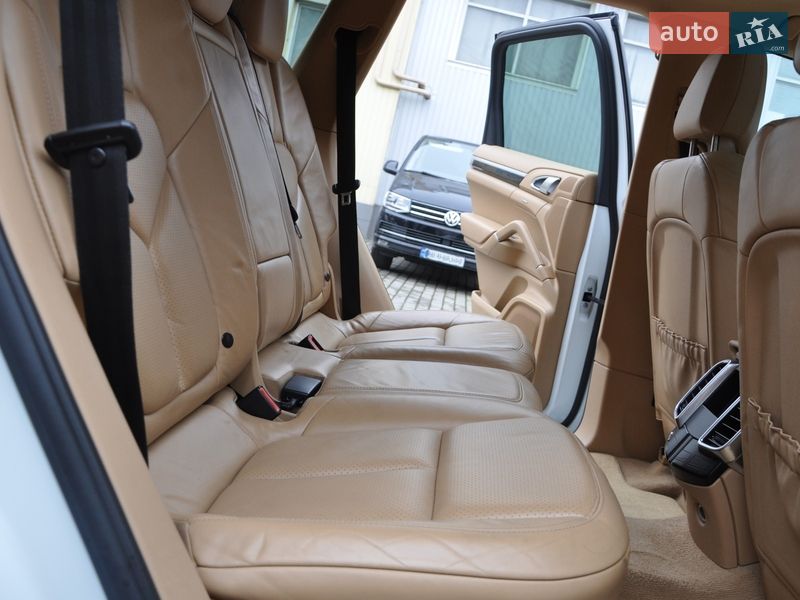 Позашляховик / Кросовер Porsche Cayenne 2012 в Одесі