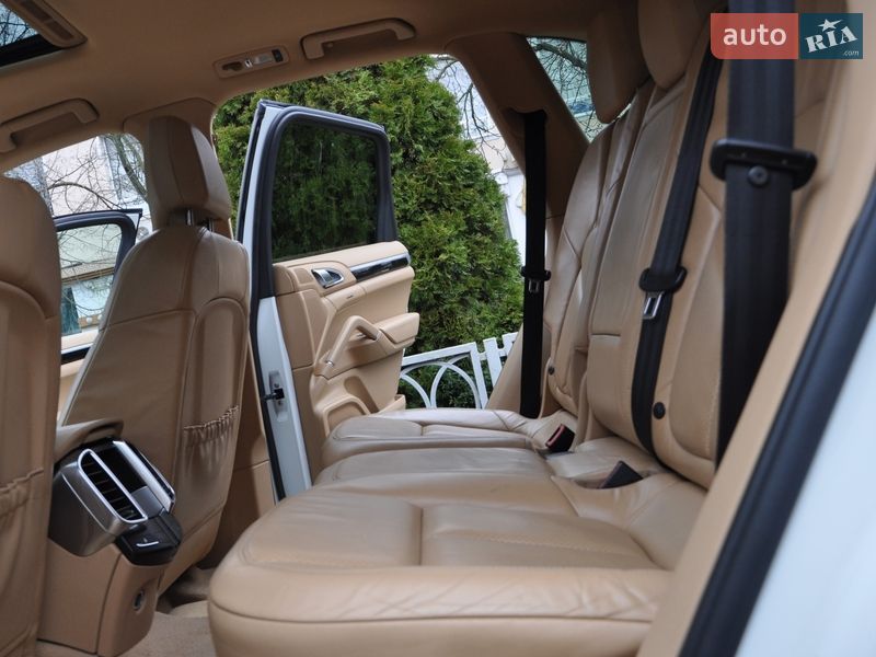 Позашляховик / Кросовер Porsche Cayenne 2012 в Одесі
