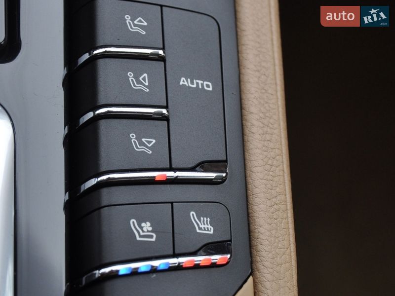 Позашляховик / Кросовер Porsche Cayenne 2012 в Одесі