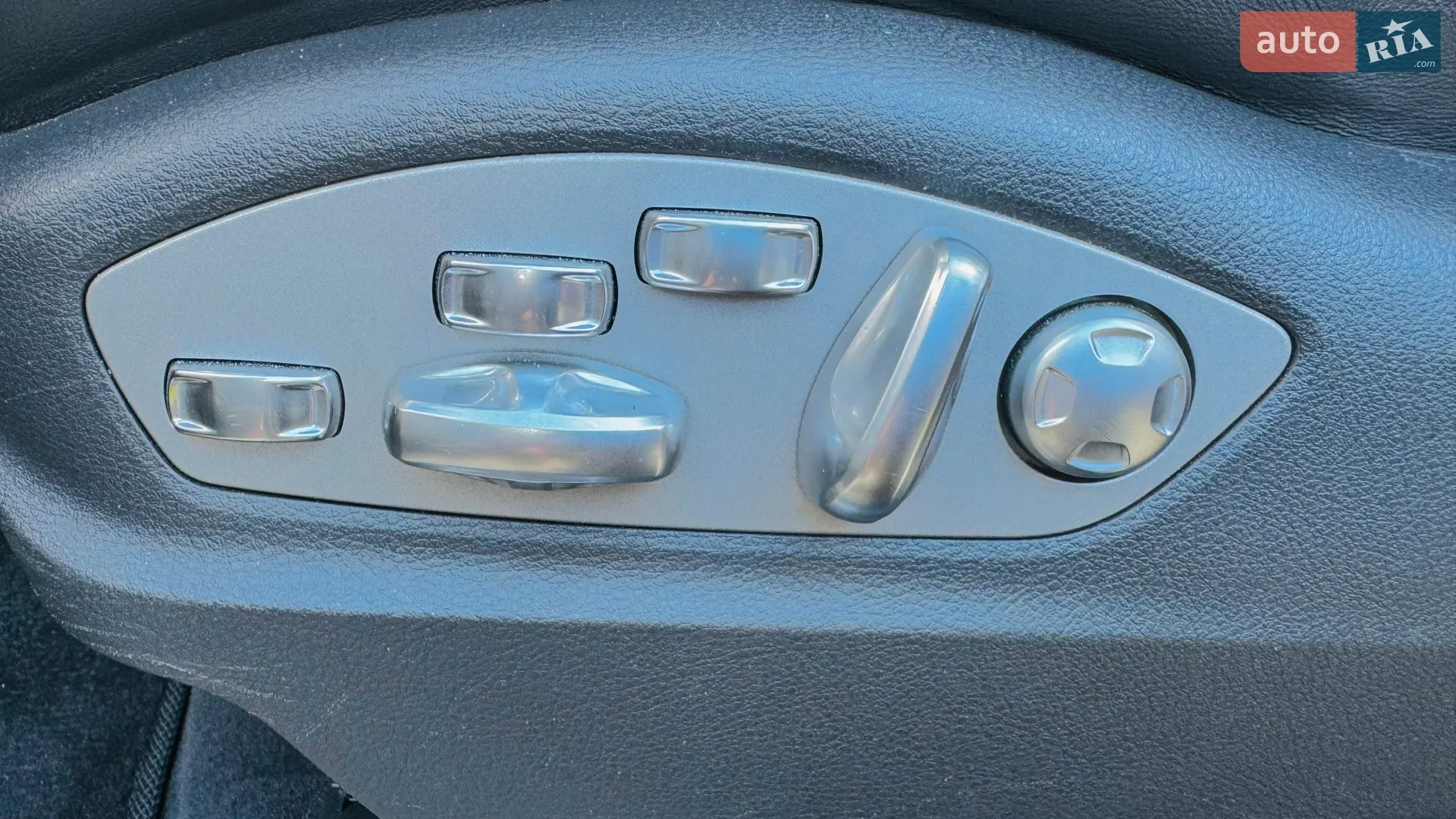 2010 Porsche Cayenne - мініатюра 109