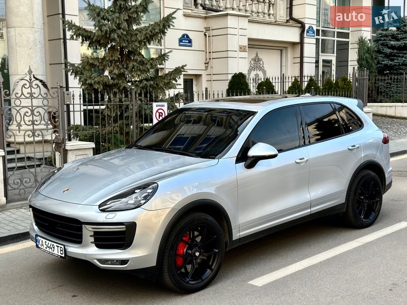 Позашляховик / Кросовер Porsche Cayenne 2015 в Києві